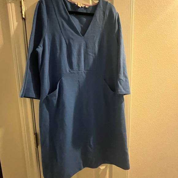Boden Dresses & Skirts - Boden Blue V-Neck Shift Dress with Pink Trim